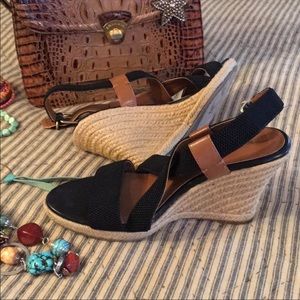 Classic  & fun Banana Republic wedge sandals